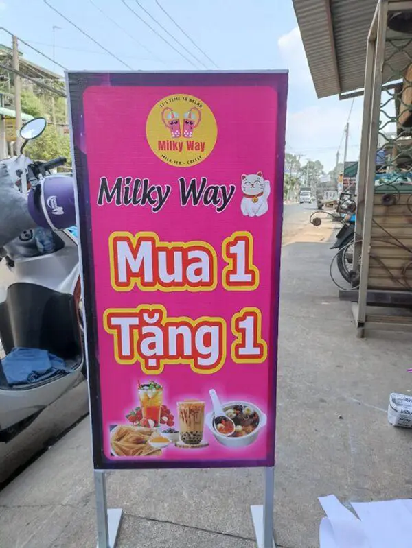 bảng hiệu màu hồng