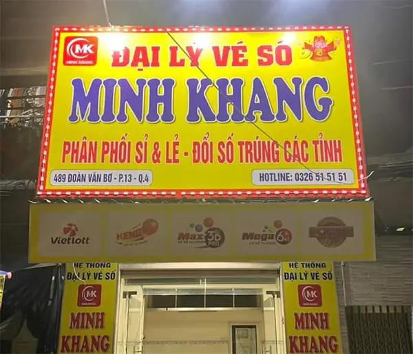 bảng hiệu nền vàng chữ đỏ