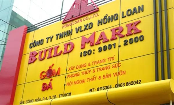 bảng hiệu nền vàng chữ đỏ