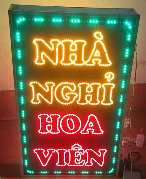 biển vẫy led