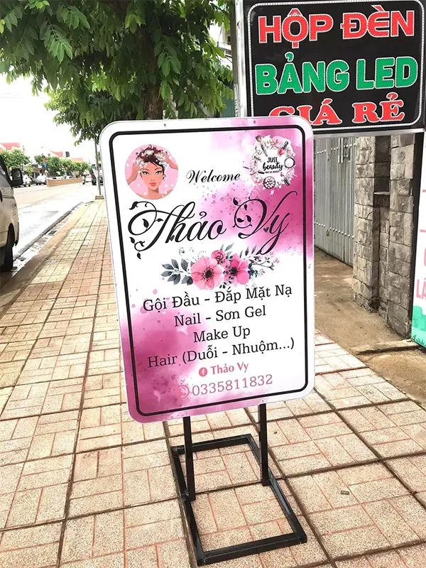 biển vẫy nail đứng