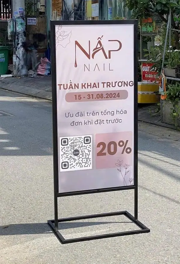 biển vẫy đứng nail