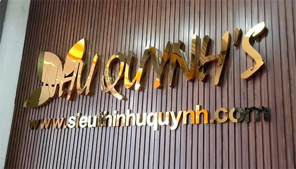 chữ nổi alu gương vàng