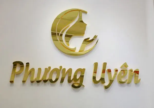chữ nổi alu gương vàng