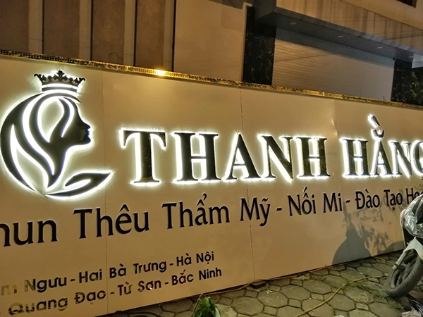 chữ nổi inox sáng chân