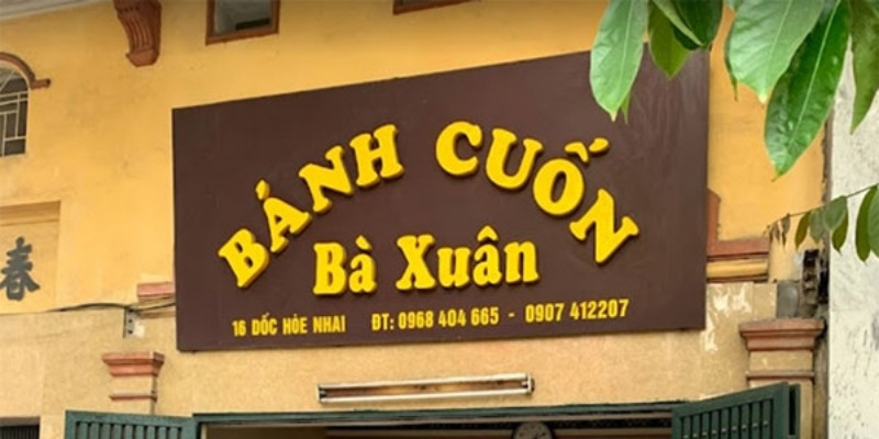 Bảng hiệu bánh cuốn bà Xiuân