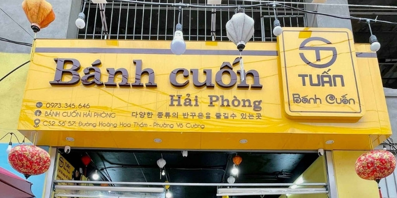 Bảng hiệu Tuấn bánh cuốn