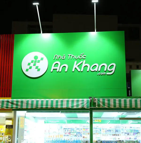Bảng Hiệu Màu Xanh Lá Cây 2 bảng hiệu màu xanh lá cây