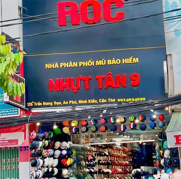 bảng hiệu shop nón bảo hiểm