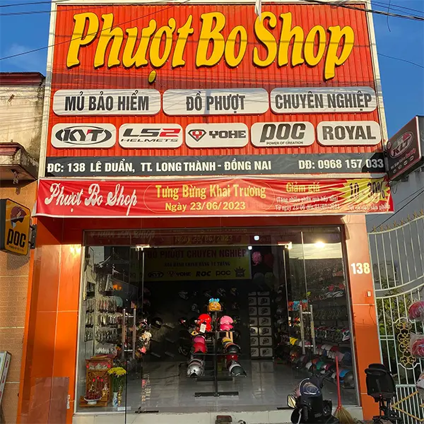 bảng hiệu shop nón bảo hiểm