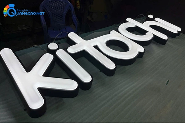 Bảng hiệu chữ mica hút nổi
