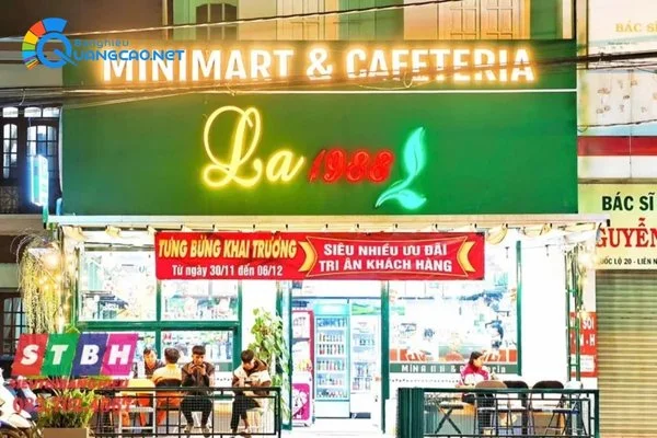 Bảng hiệu cửa hàng tiện lợi mica cao cấp