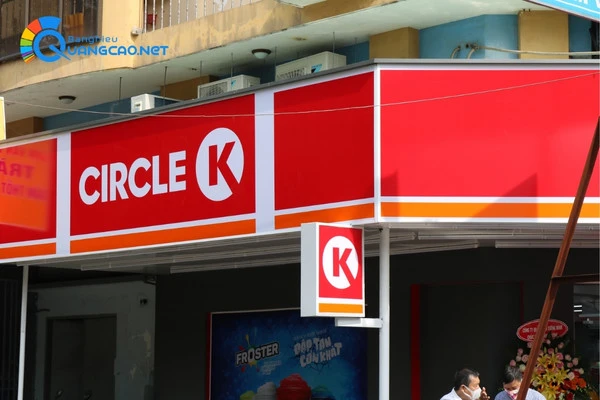 Sự quan trọng của bảng hiệu cửa hàng tiện lợi