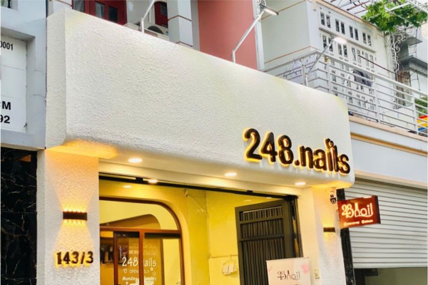 Bảng hiệu cemboard sơn gai