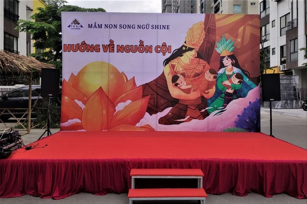 Backdrop hướng về nguôn cội