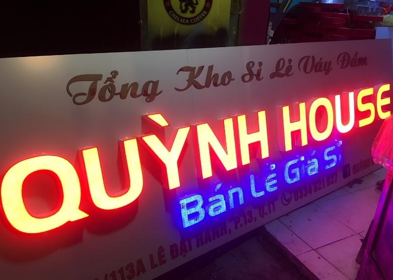 Bảng hiệu chữ nổi Quỳnh House