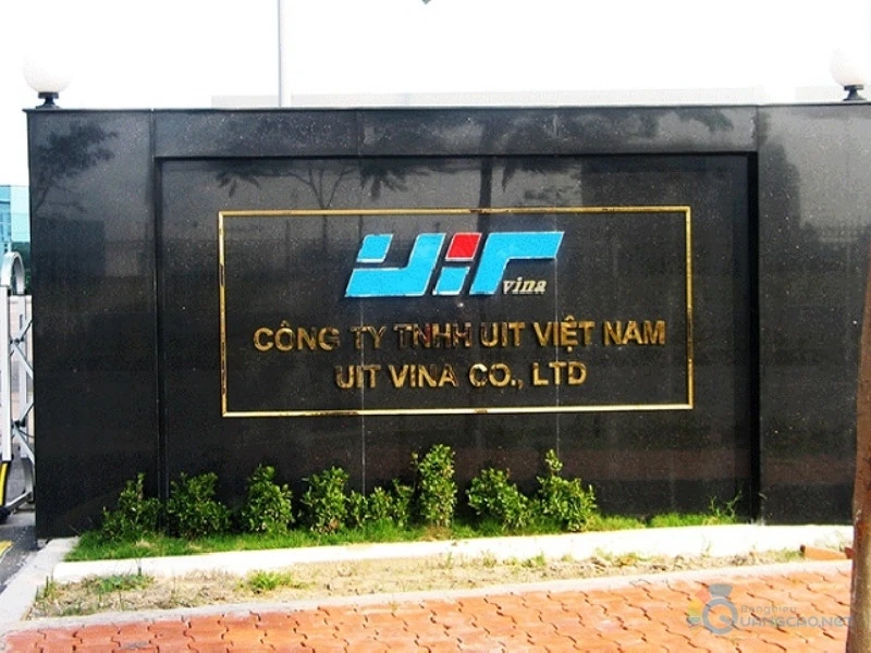 Bảng hiệu đá hoa cương UIT Việt Nam
