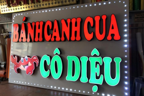 Bảng hiệu hộp đèn chữ nổi