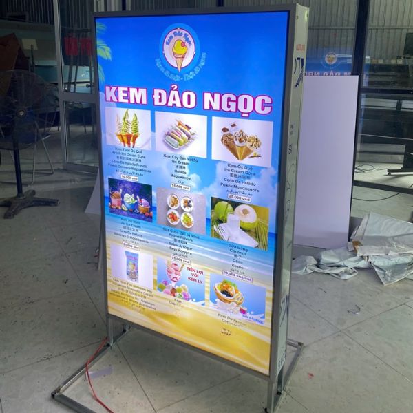 Bảng hiệu hộp đèn đứng