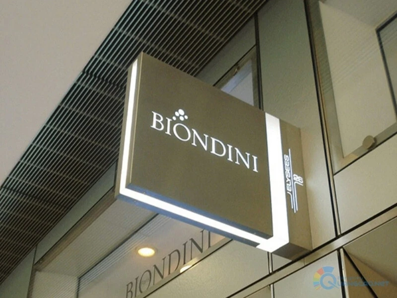 Biển vẫy shop thời trang Biondini