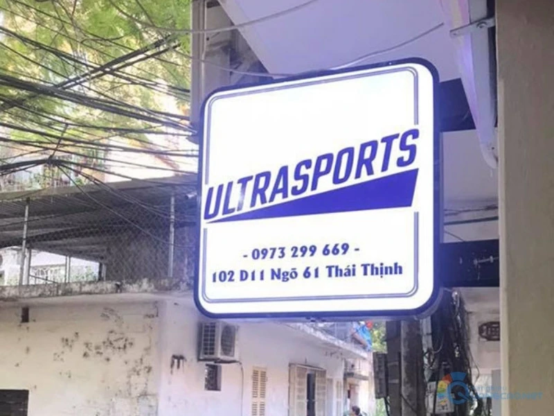 Biển vẫy shop thời trang Ultrasports