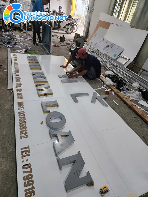 làm bảng hiệu giá rẻ tại cơ sở làm bảng hiệu uy tín tphcm