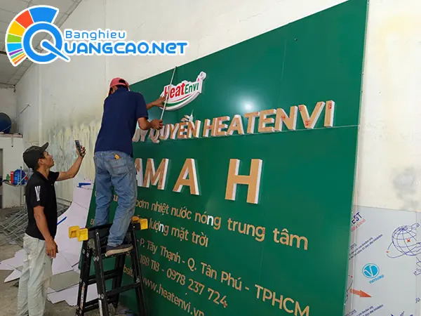 làm bảng hiệu quảng cáo tại xưởng công ty Banghieuquangcao.net