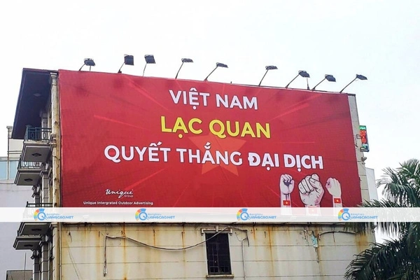 Pano quảng cáo cổ vũ Việt Nam