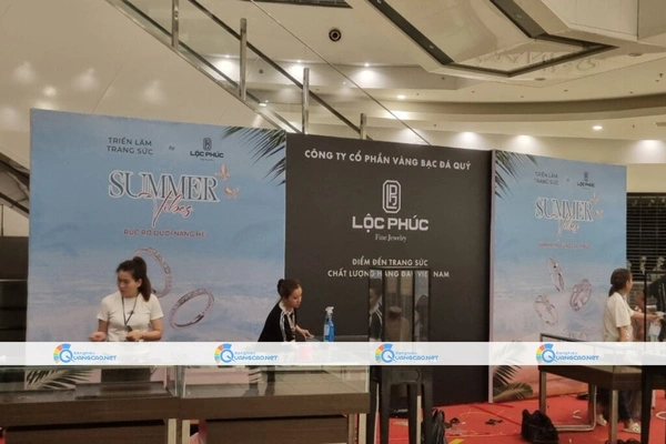 Thi công backdrop tại công ty Lộc Phúc