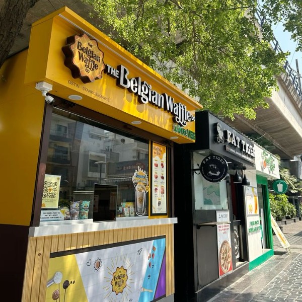 Bảng hiệu màu vàng Belgian Waffle