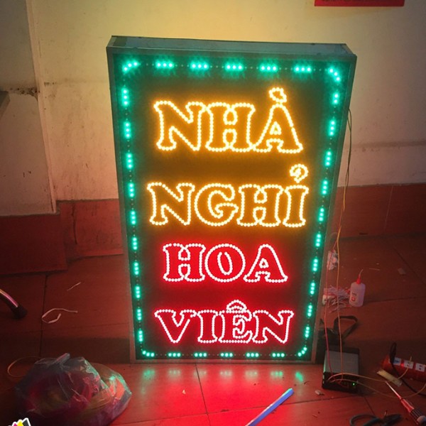 Biển vẫy nhà nghỉ hoa viên