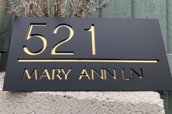 Làm biển số nhà Marry Annln