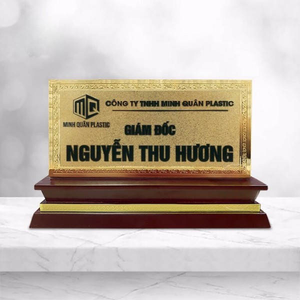 Biển chức danh để bàn đẹp