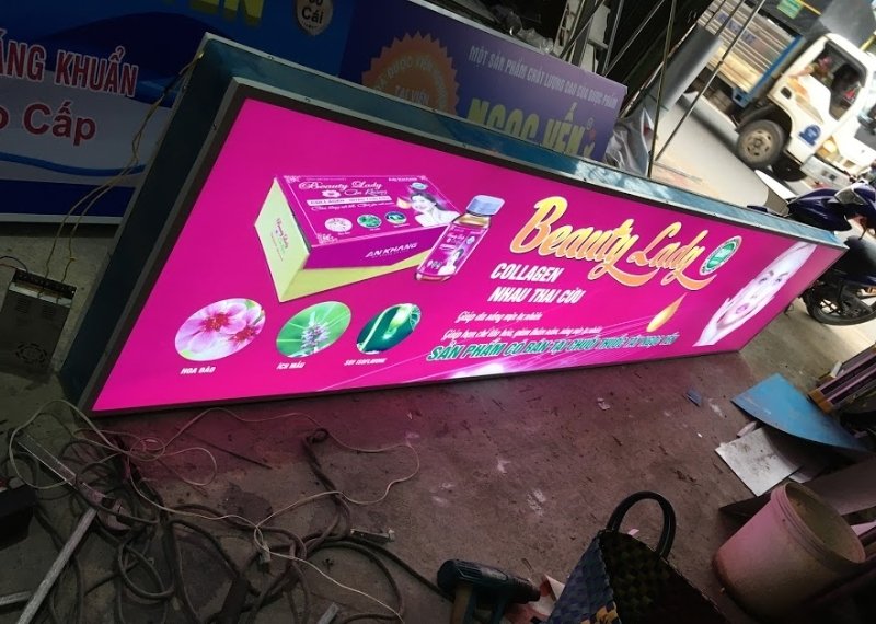 Hộp đèn in UV Beauty Lady