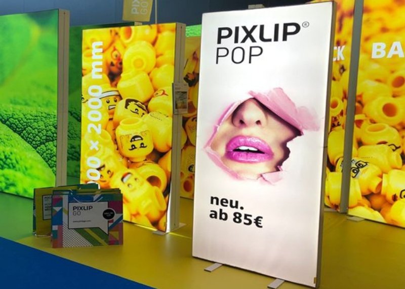 Hộp đèn in UV độc đáo