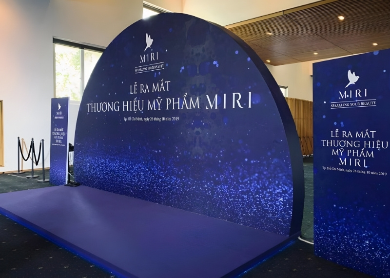 Backdrop lễ ra mắt Miri