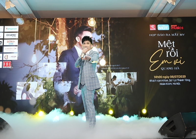 Backdrop lễ ra mắt nhạc