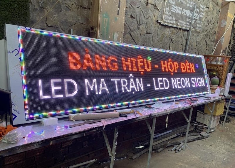 Hộp đèn chạy chữ ma trận