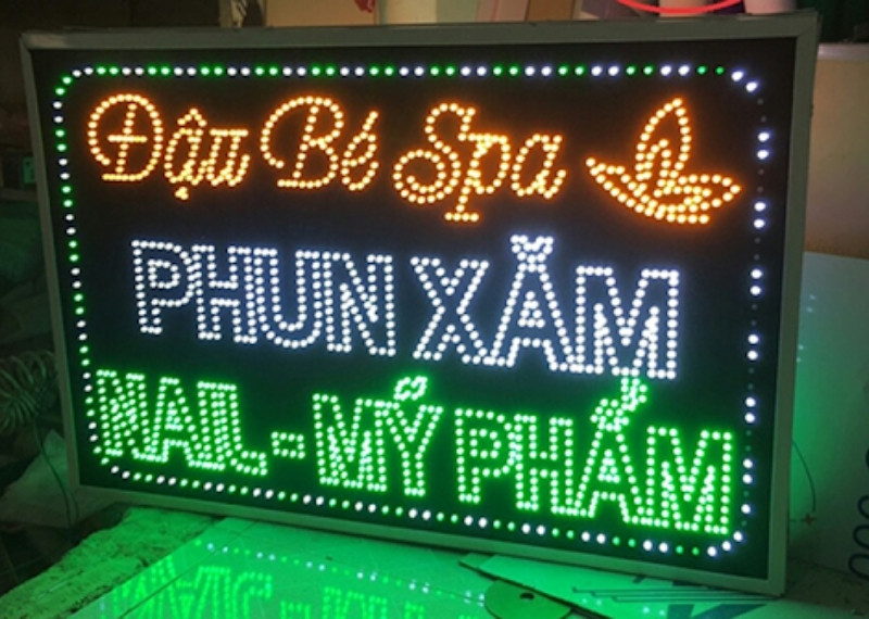 Hộp đèn LED ma trận Spa