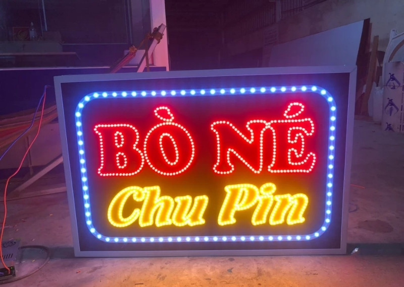 Hộp đèn LED ma trận theo màu sắc