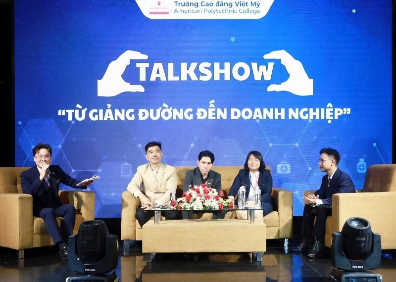 Backdrop talkshow bằng bạt Giflex