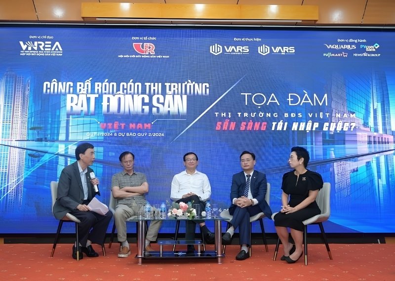 Backdrop talkshow báo cáo thị trường bất động sản