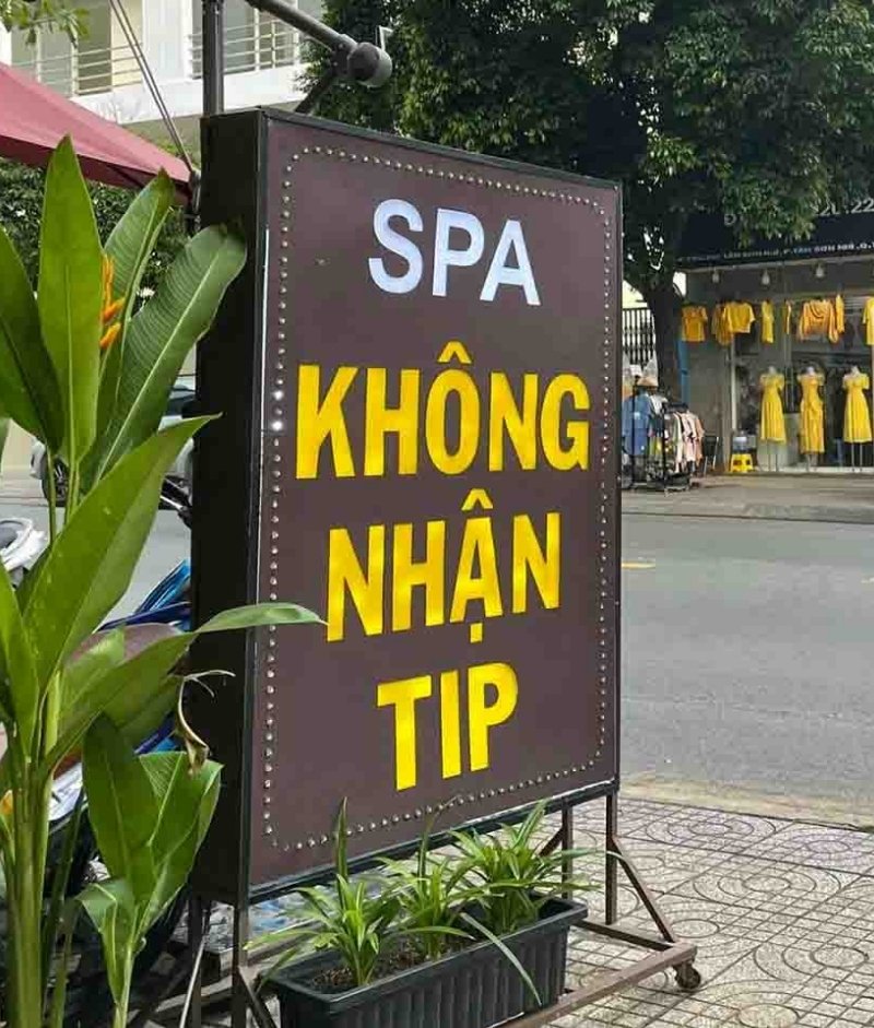 Hộp đèn đứng spa