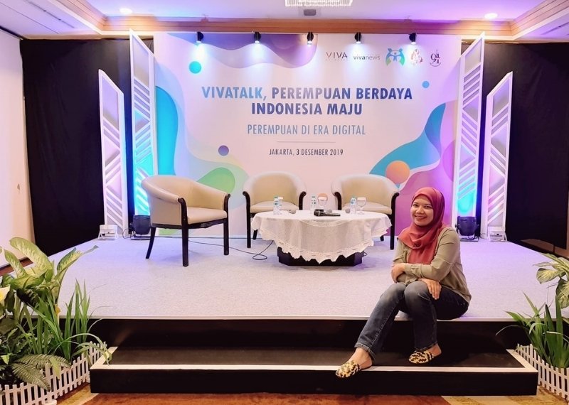 Mẫu backdrop talkshow đẹp