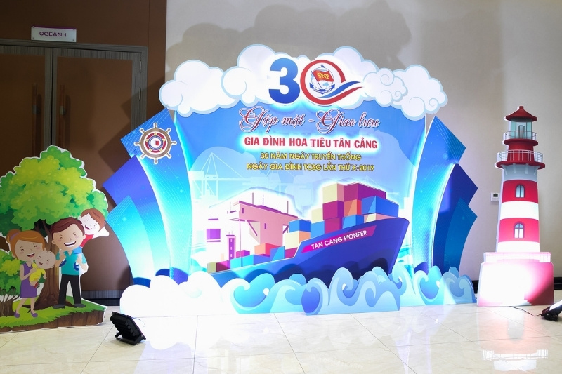 Backdrop ngày hội gia đình hoa tiêu Tân Cảng